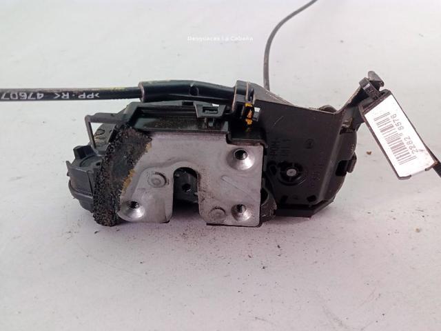 Zamek drzwi przednich prawych 93457081 RENAULT