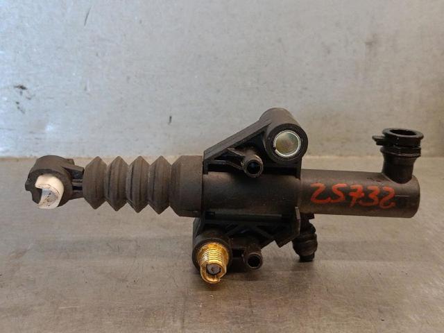 Cylinder sprzęgła główny 93462532 OPEL