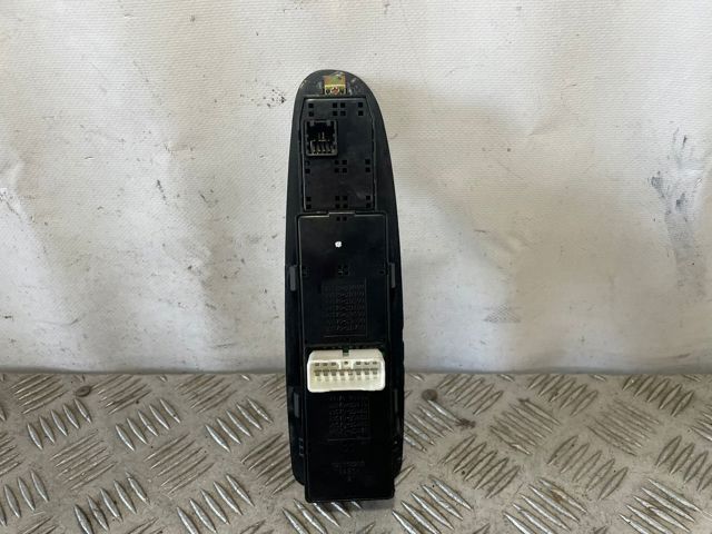 935702D000 Hyundai/Kia