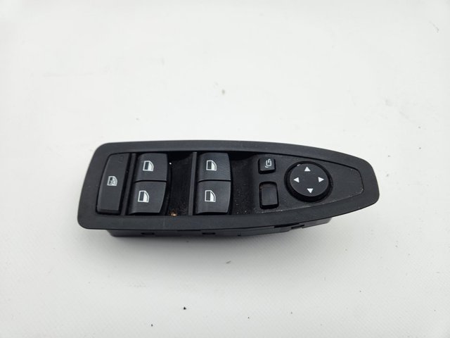 Panel przyciskowy sterowania podnośnikiem szyby przedni lewy 9362116 BMW