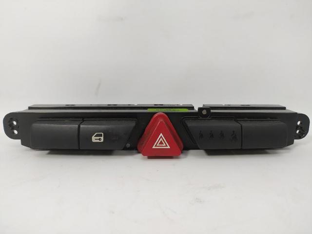 Przycisk włączania światła awaryjnego 937001H000 HYUNDAI