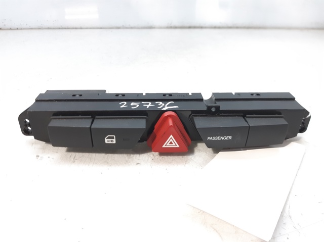 Przycisk włączania światła awaryjnego 937001H000 HYUNDAI