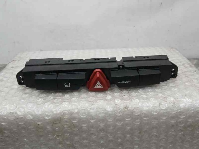 Przycisk włączania światła awaryjnego 937001H000 HYUNDAI