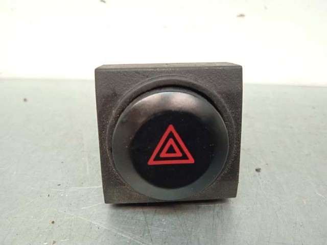 Przycisk włączania światła awaryjnego 937303E000 HYUNDAI