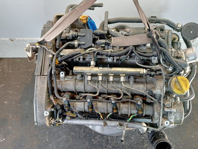 Silnik w komplecie 937A5000 FIAT