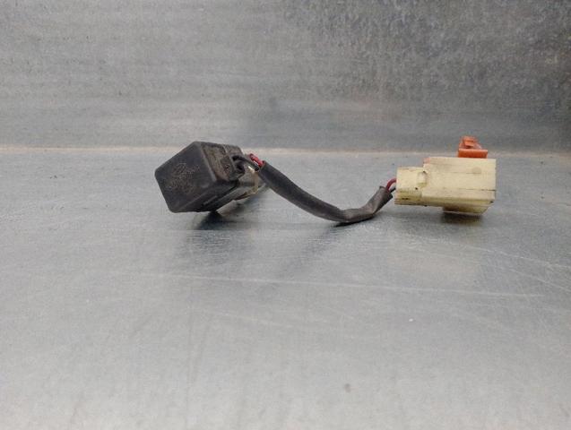 Czujnik włączania sprzęgła 9384038000 HYUNDAI
