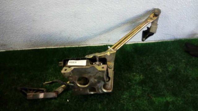 Silniczek wycieraczki szyby przedniej 9390332230 NISSAN