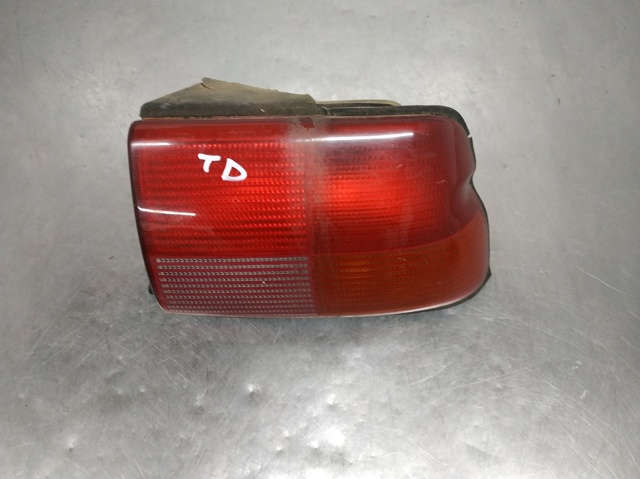Lampa zespolona tylna prawa 93AG13N004AA FORD