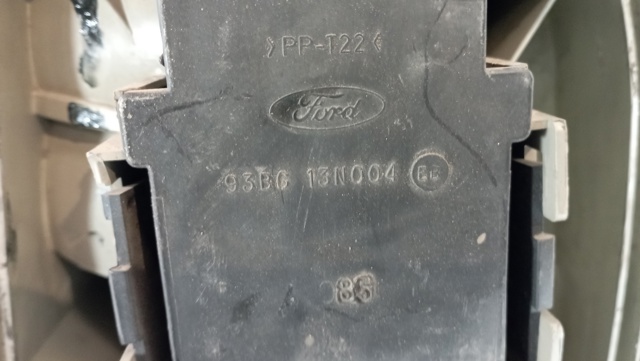 Lampa zespolona tylna prawa 93BG13N004 FORD