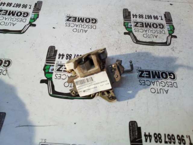 Zamek drzwi tylnych prawych 94330592 OPEL