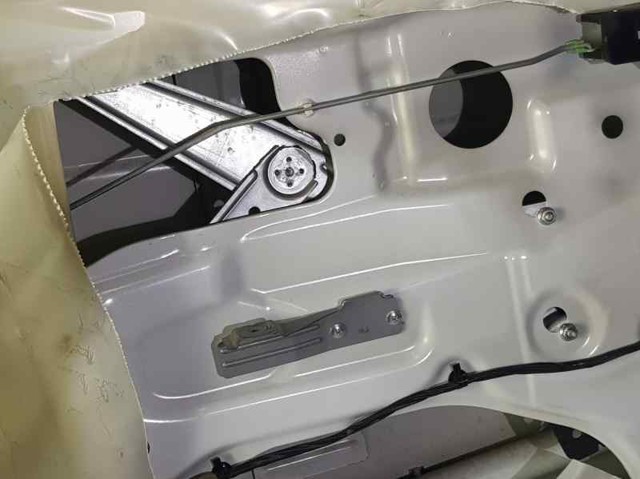 Mechanizm podnoszenia szyby drzwi przednich lewych 95015329 GM