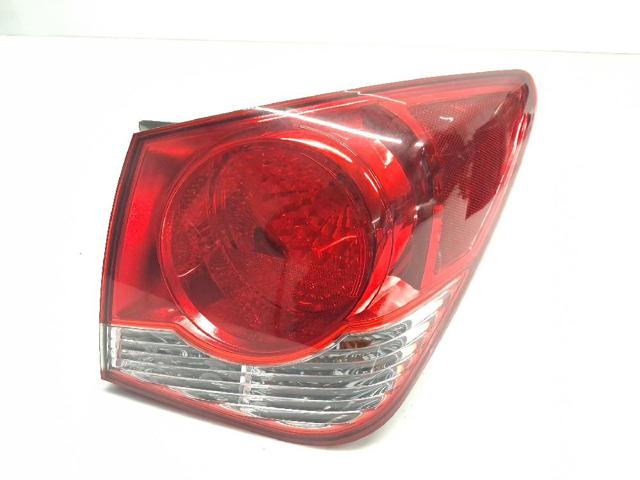 Lampa zespolona tylna prawa zewnętrzna 95039731 GM