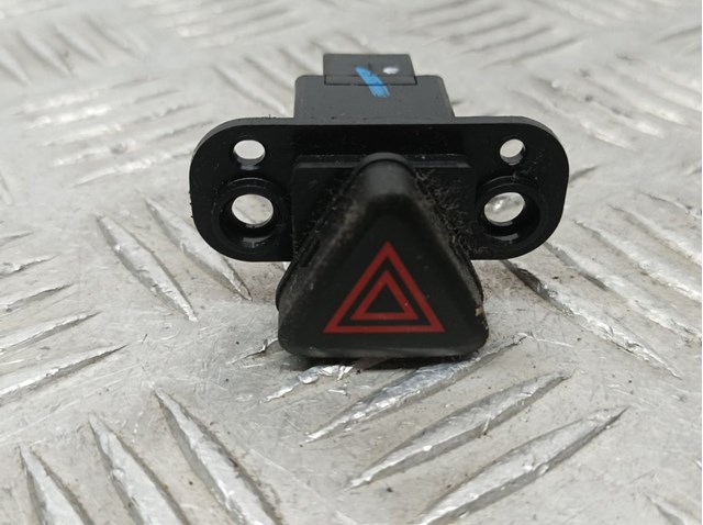 Przycisk włączania światła awaryjnego 95214143 GM