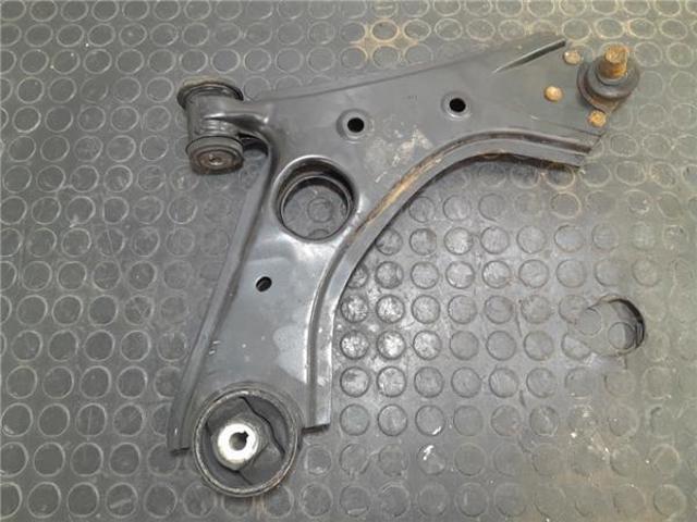 Wahacz zawieszenia przedniego dolny prawy 95514536 OPEL