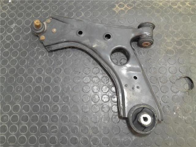 Wahacz zawieszenia przedniego dolny lewy 95514537 OPEL