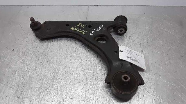 Wahacz zawieszenia przedniego dolny lewy 95514537 OPEL