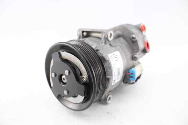 Sprężarka klimatyzacji 95516236 OPEL