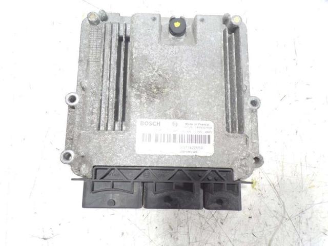Kupić Sterownik silnika Opel Movano X62 w dobrej cenie