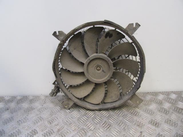 Dyfuzor chłodnicy klimatyzacji, w komplecie z wirnikiem i silnikiem 9556065D02 SUZUKI