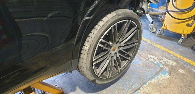 Korpus osi tylnej 95833103101 PORSCHE