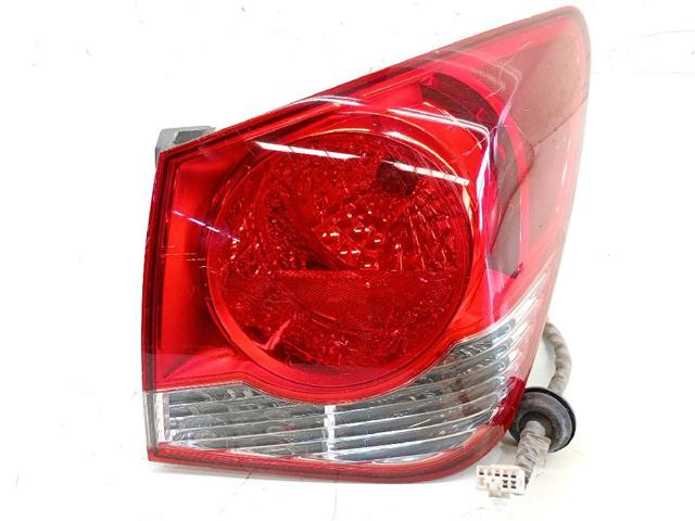 Lampa zespolona tylna prawa zewnętrzna 95965224 GM