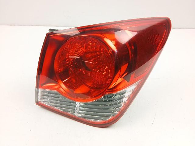 Lampa zespolona tylna prawa zewnętrzna 95965224 GM