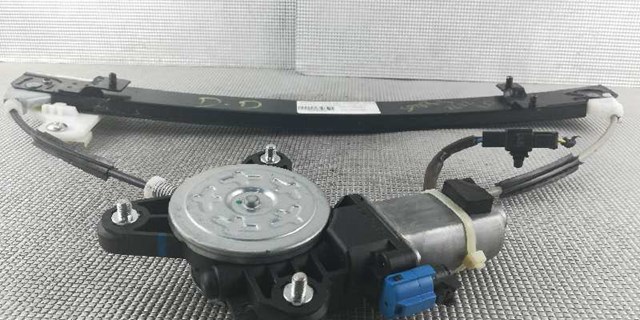 Kupić Mechanizm podnoszenia szyby drzwi przednich prawych Chevrolet Spark (Matiz)  M300 w dobrej cenie