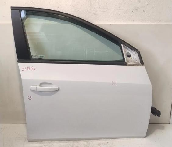 Drzwi przednie prawe 95987758 GM