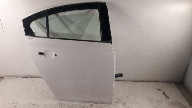 Drzwi tylne prawe 95987764 GM