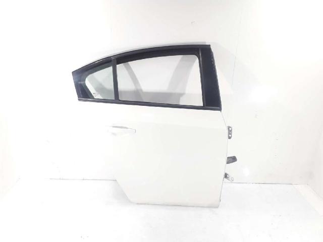 Drzwi tylne prawe 95987764 GM