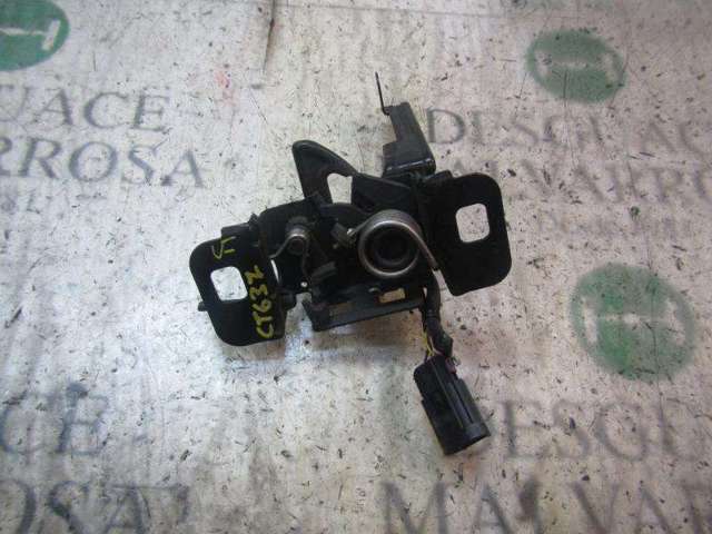 Zamek maski 95989870 GM