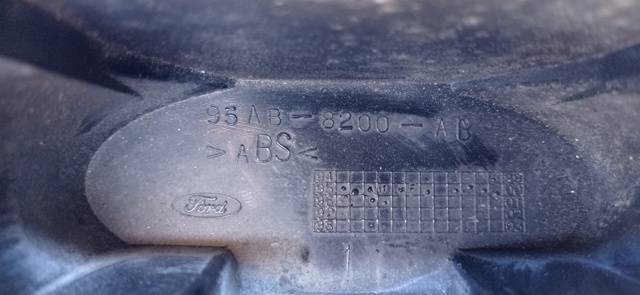 Atrapa chłodnicy 95AB8200AB FORD