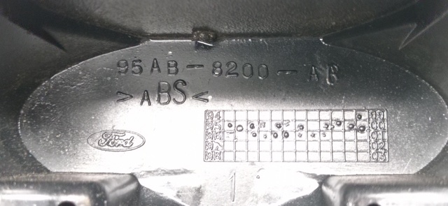 Atrapa chłodnicy 95AB8200AB FORD