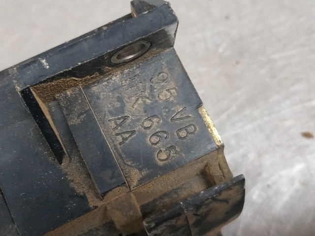 95VB11K665AA Ford