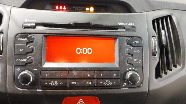 Radioodtwarzacz (radio AM/FM) 961603U230WK HYUNDAI