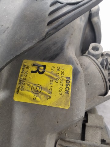 Reflektor prawy 9616251280 PEUGEOT