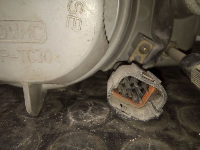 Reflektor prawy Daewoo Espero KLEJ