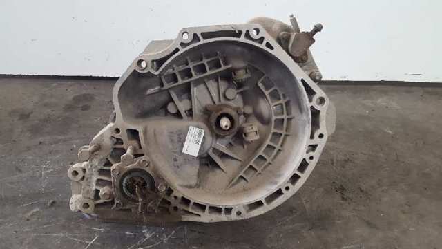 Mechaniczna skrzynia biegów w komplecie 96183707 GM