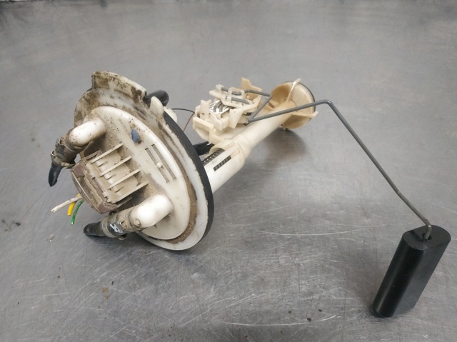 Czujnik poziomu paliwa w zbiorniku Peugeot 406 8E, F