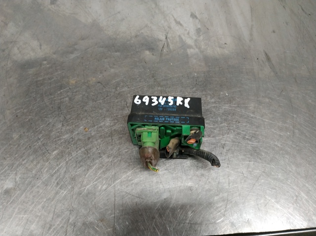 Przekaźnik świec żarowych 9619039780 PEUGEOT