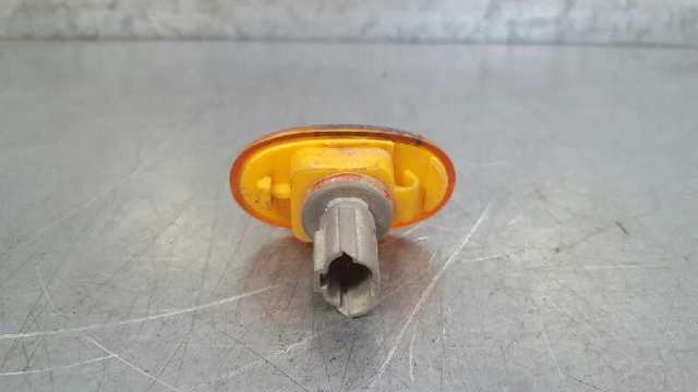 Powtarzacz kierunkowskazu na błotniku Daewoo Nubira 1 J10, J15