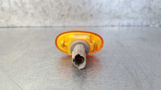 Powtarzacz kierunkowskazu na błotniku Daewoo Nubira 1 J10, J15