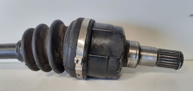 Półoś napędowa przednia prawa 96257822 GM