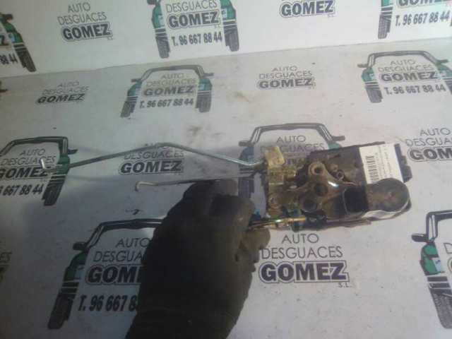 Zamek drzwi przednich prawych 96260988 GM