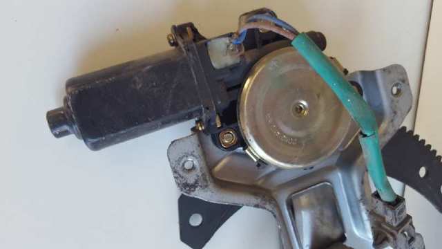 Mechanizm podnoszenia szyby drzwi przednich prawych 96261055 GM