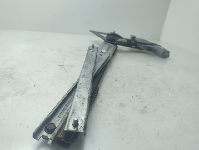 Mechanizm podnoszenia szyby drzwi przednich prawych 96261057 GM