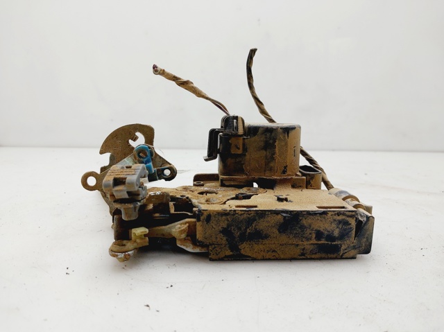 Zamek drzwi przednich lewych 96272641 GM