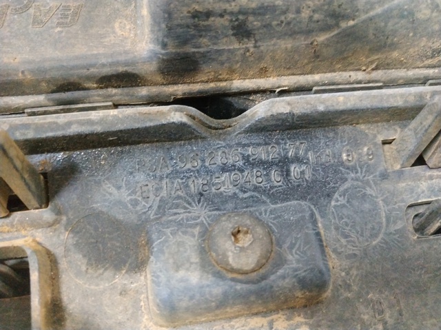 Atrapa chłodnicy 9628691277 PEUGEOT