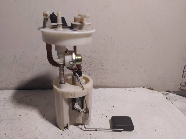 Moduł pompy paliwowej z czujnikiem poziomu paliwa 96298305 GM