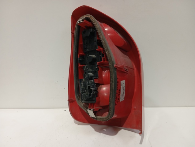 Lampa zespolona tylna prawa 9631563980 PEUGEOT